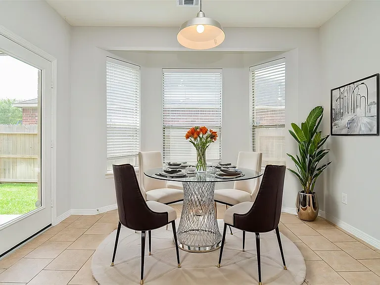 3911 Fallsbrook Ct — Photo 18