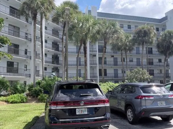 4640 Lucerne Lakes Blvd W, Lake Worth, FL