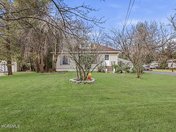 3rd image of 376 Cook Road