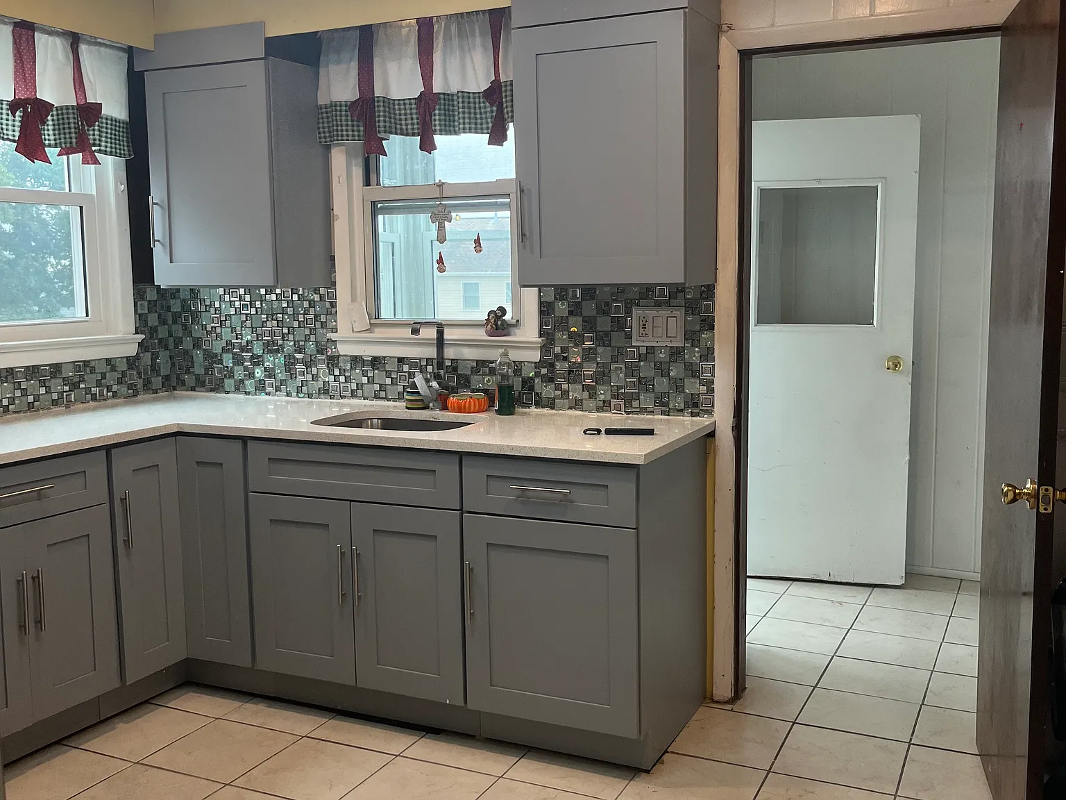 2 bed, 2230 sqft, $2,250 — Photo 4