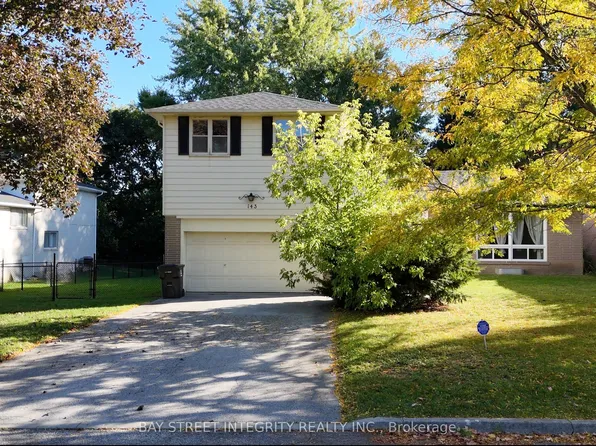 143 Munro Blvd, Toronto, ON M2P 1C9
