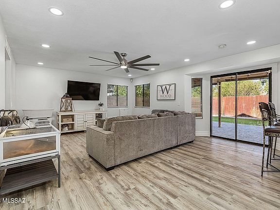 5th image of 5841 N Belbrook Dr