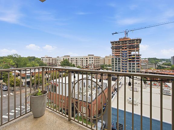 5th image of 222 Glenwood Ave #501