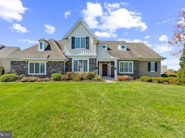 2 Wellfleet Ln, Glen Mills, PA 19342