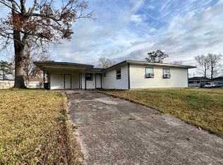 4915 Wales Dr, Beaumont, TX 77708