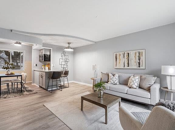 3rd image of 945 Marias Dr