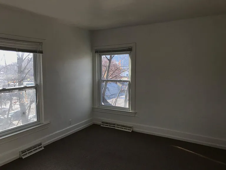 115 View St — Photo 2