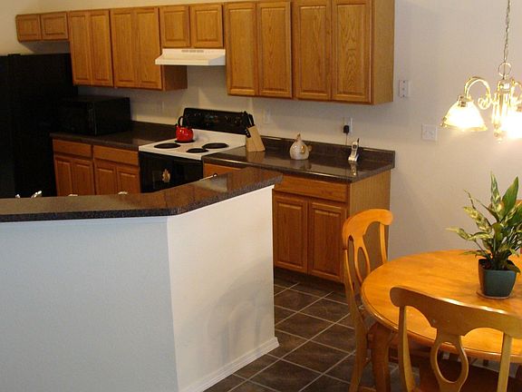 Kitchen Area w/bar and informal diningroom