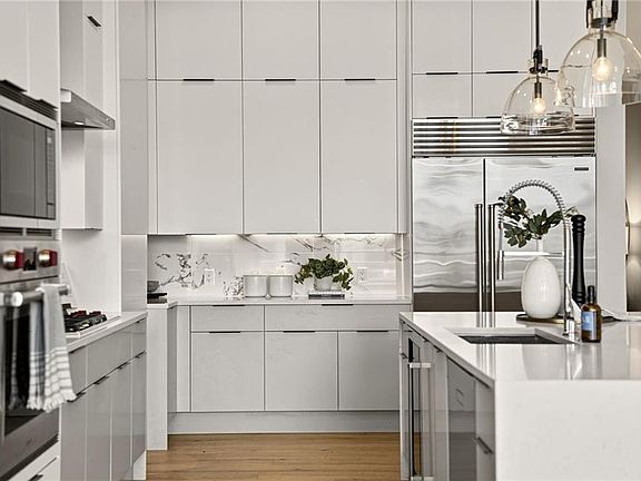 5th image of 40 12th St NE #806