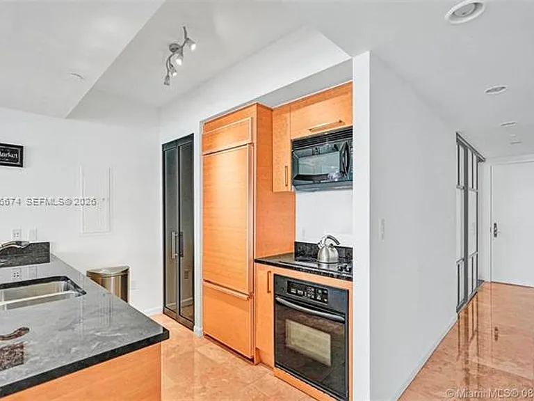 1830 Ocean Dr #CU-1210 — Photo 8
