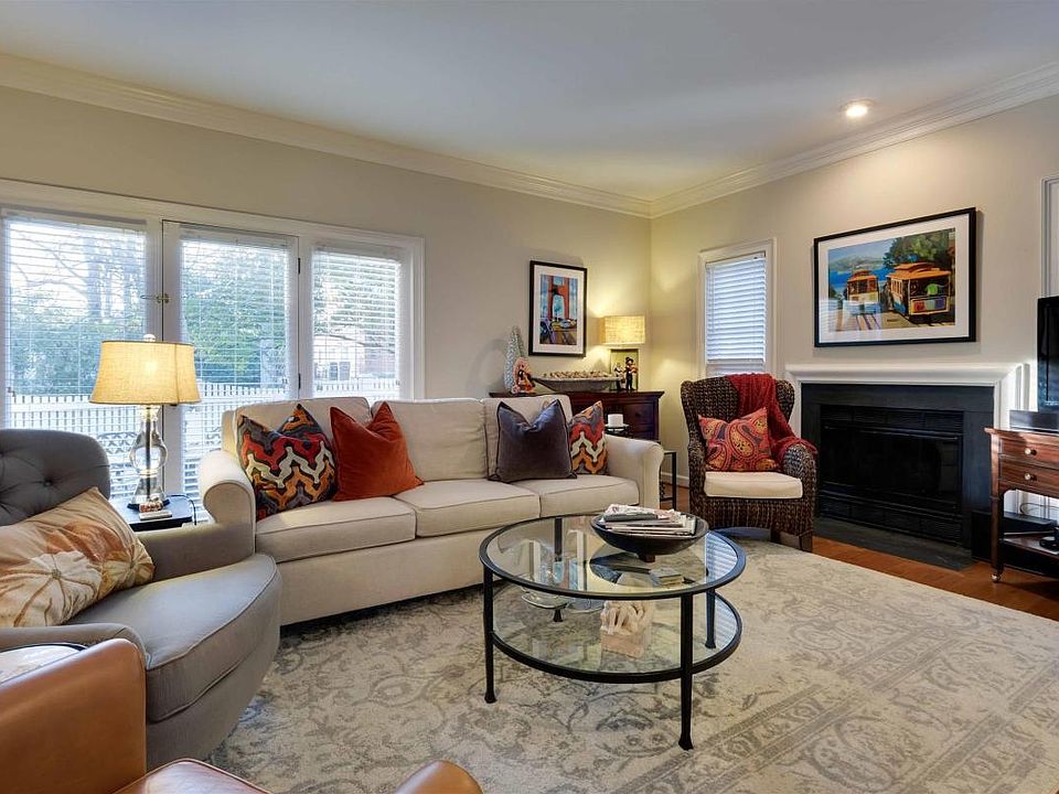 1st image of 104 Stokeswood Pl