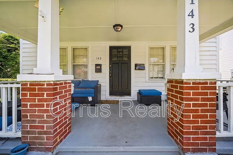 1 bed, 1.0 bath, 450 sqft, $995 — Photo 3