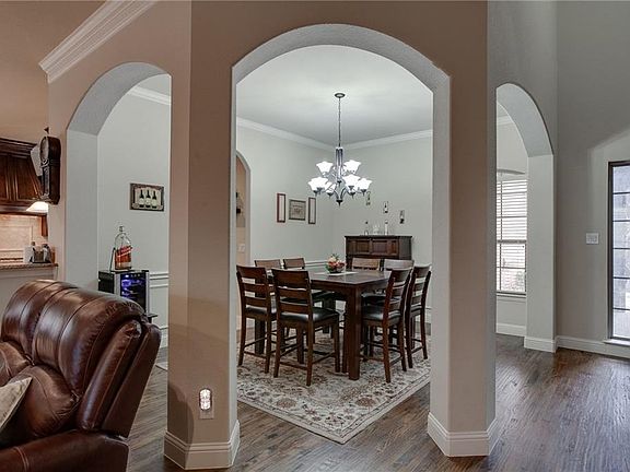 4th image of 204 Petunia Dr