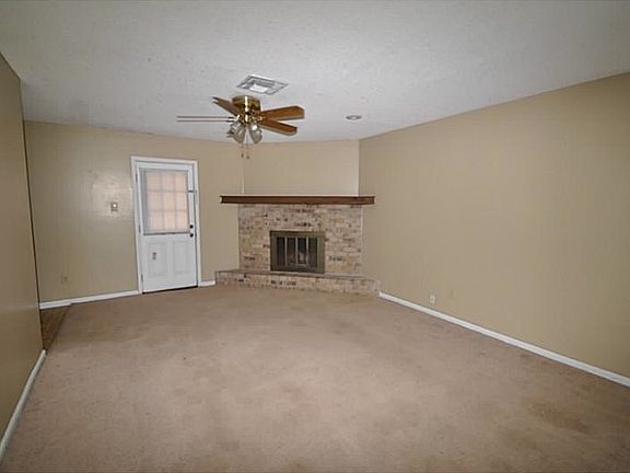 3rd image of 428 Sandspoint Dr