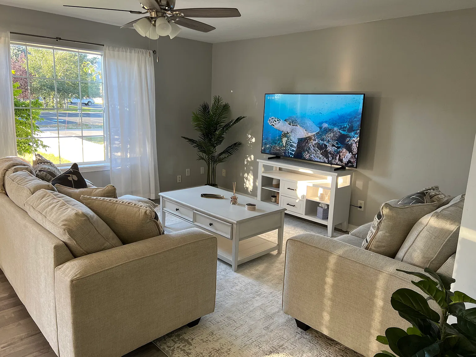 3 bed, 1200 sqft, $3,300 — Photo 1