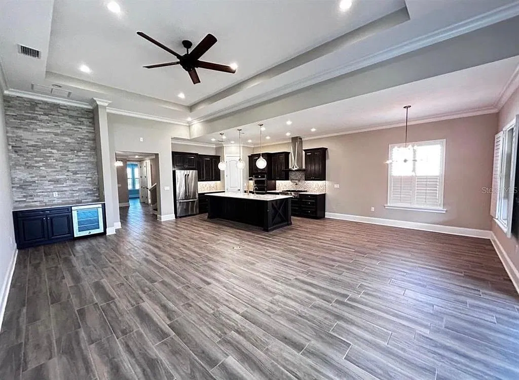 4 bed, 3.5 bath, 2816 sqft, $4,250 — Photo 4