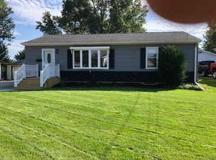 1101 N 5th Ave E, Newton, IA 50208