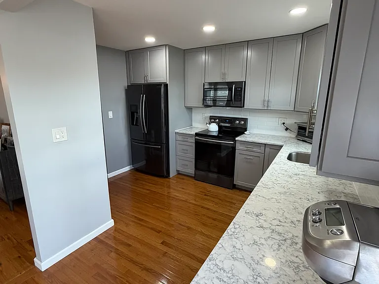 2503 Cedar St — Photo 8