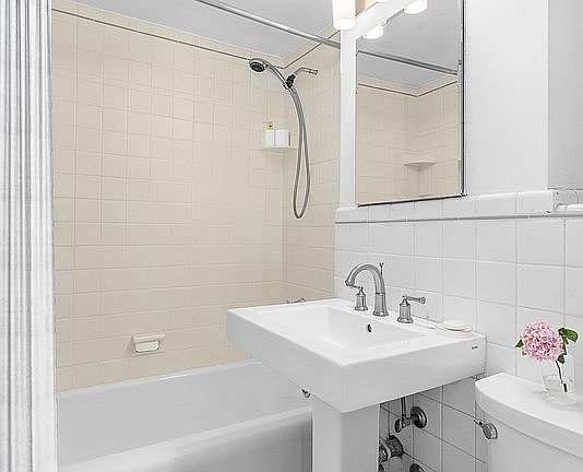 5th image of 305 E 72nd St #8-B