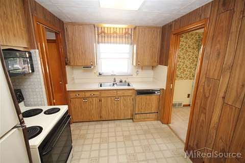 4th image of 2198 Anita Ave