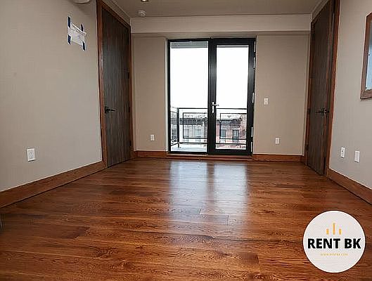 3rd image of 865 Willoughby Ave #2BB