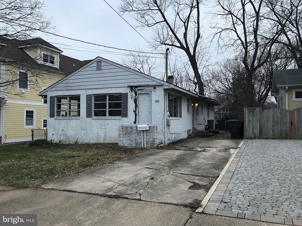 2nd image of 1908 N Underwood St