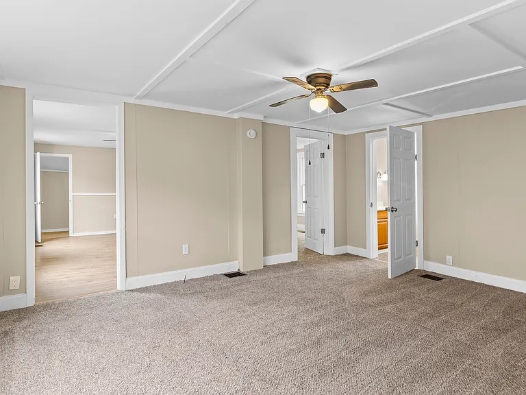 113 Barlow St #1 — Photo 17