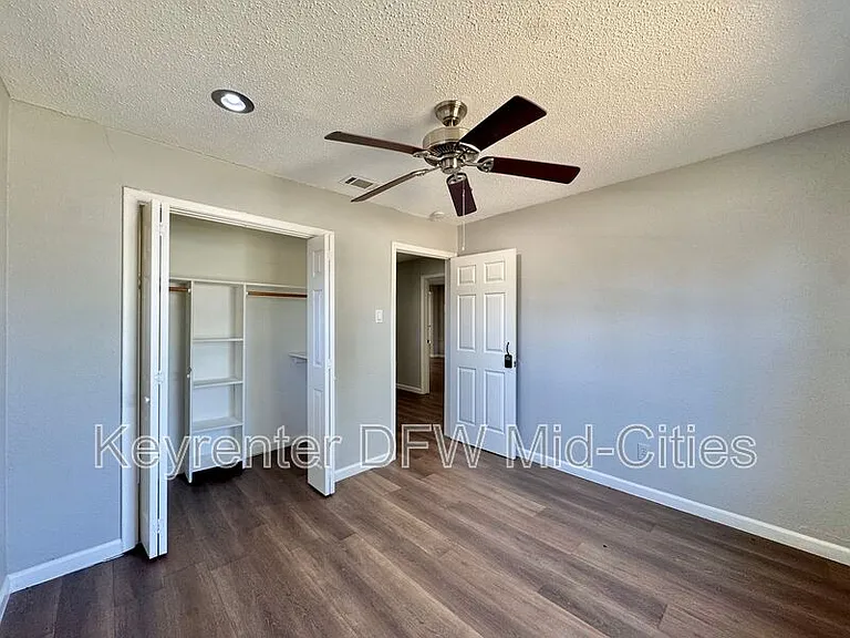 2801 Clearbrook Dr — Photo 15