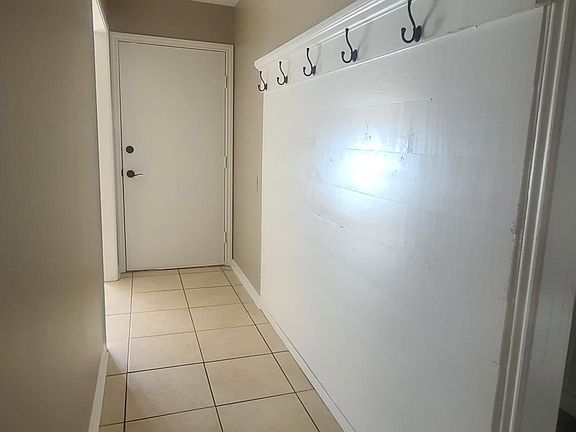 2nd image of 5335 Lincoln Green Dr