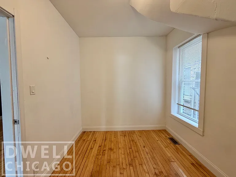 731 N Christiana Ave #1F — Photo 4
