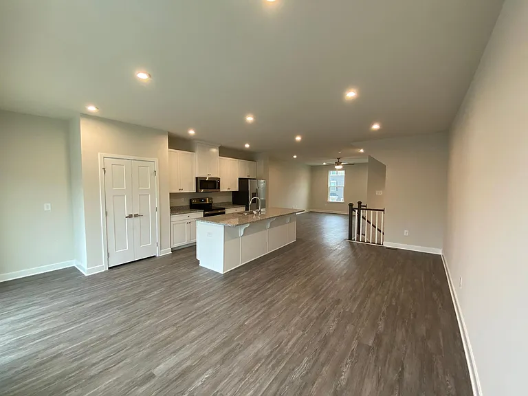 316 Crofton Village Ter — Photo 6
