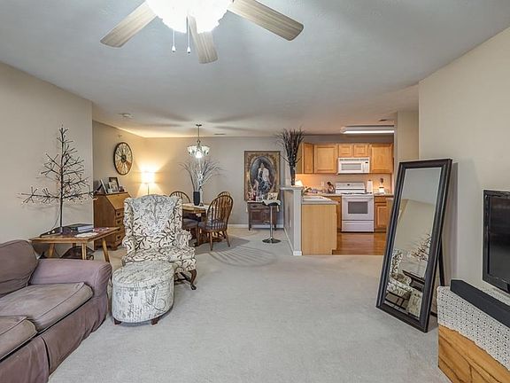 4th image of 3045 Westminster Dr APT 101