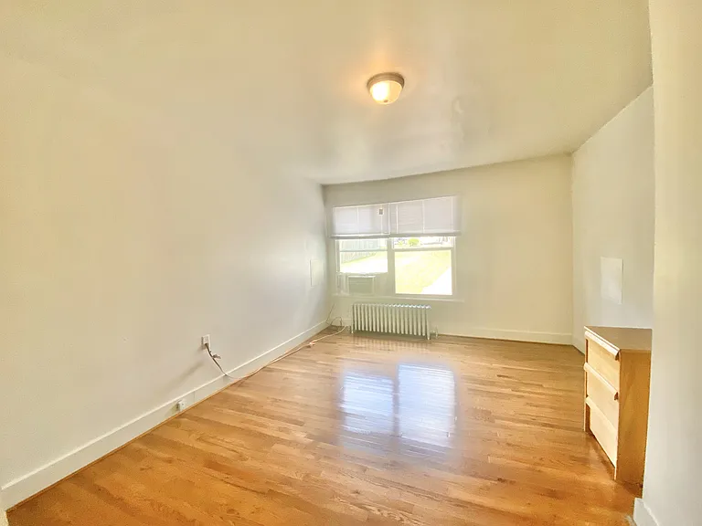 1140 Ash St #101 — Photo 11