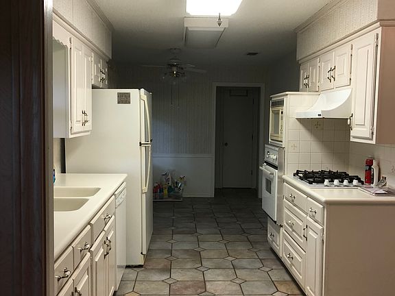 4th image of 541 Marcus Dr
