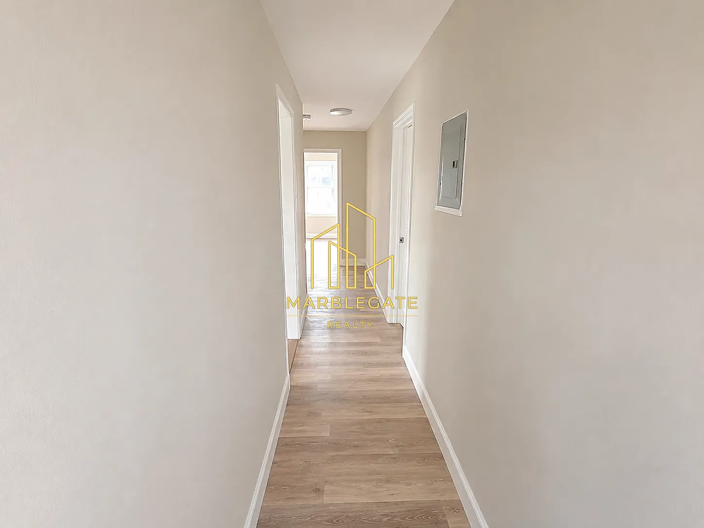 3 bed, 1050 sqft, $2,350 — Photo 2