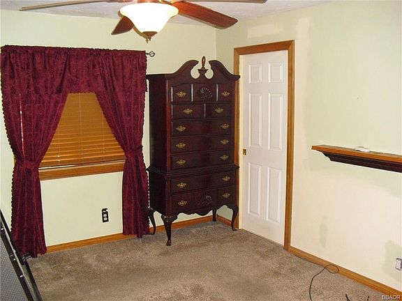 5th image of 599 Victoria Ln