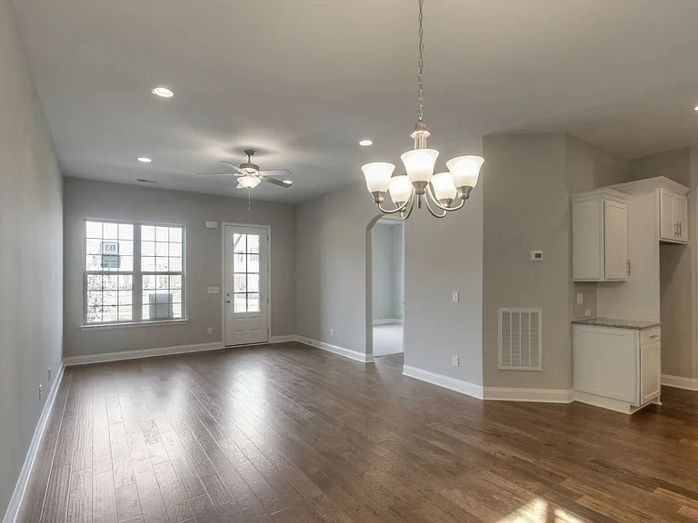923 Scouting Dr — Photo 33