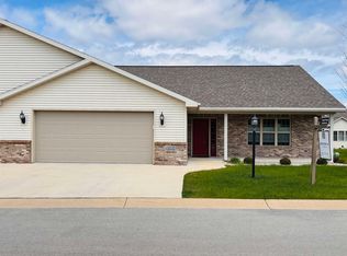 1365 Candlelight Ln, Fond Du Lac, WI 54937