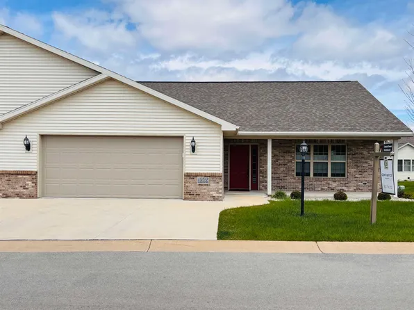 1365 Candlelight Ln, Fond Du Lac, WI 54937