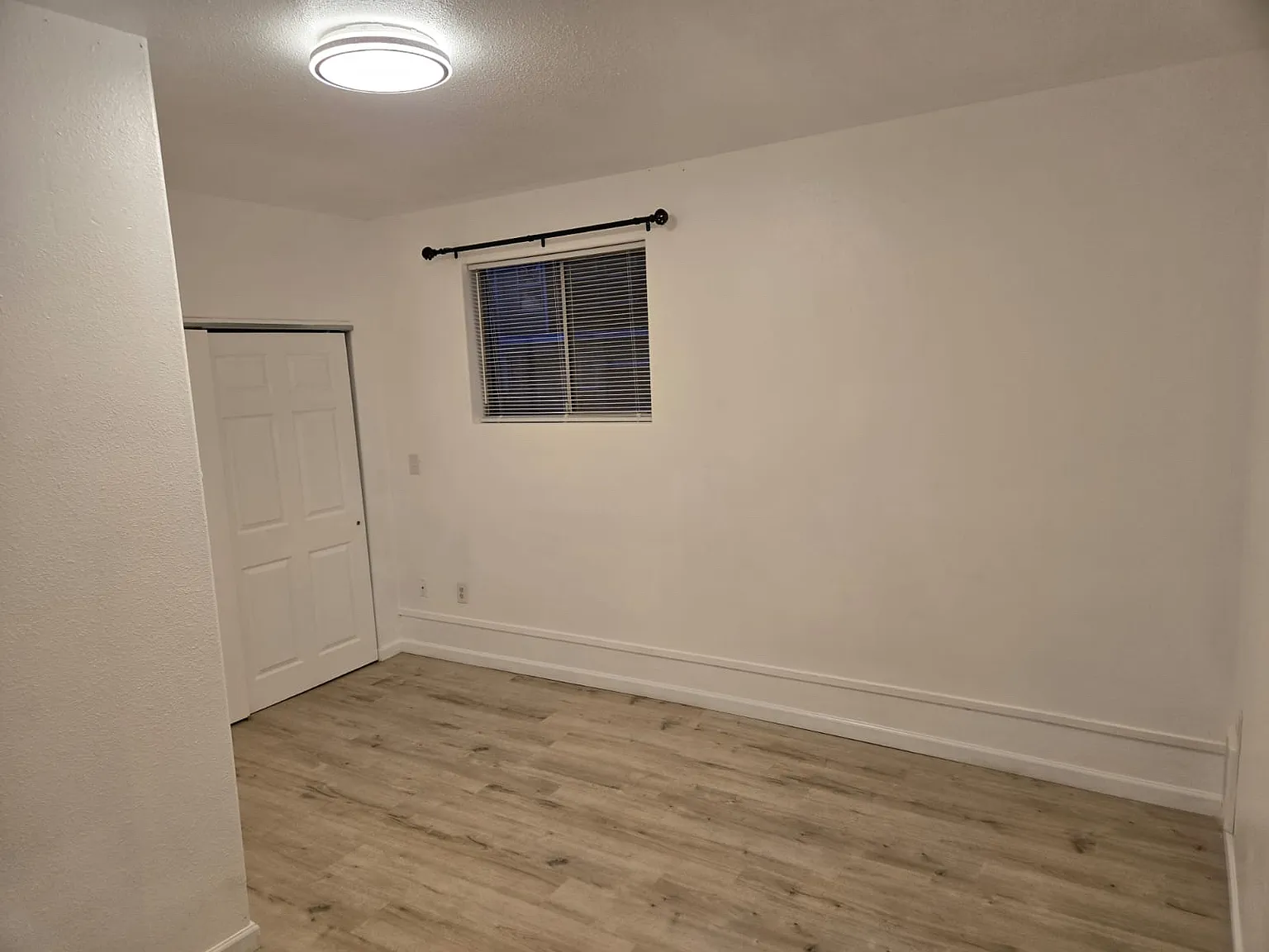 301 SE Port Ave — Photo 4