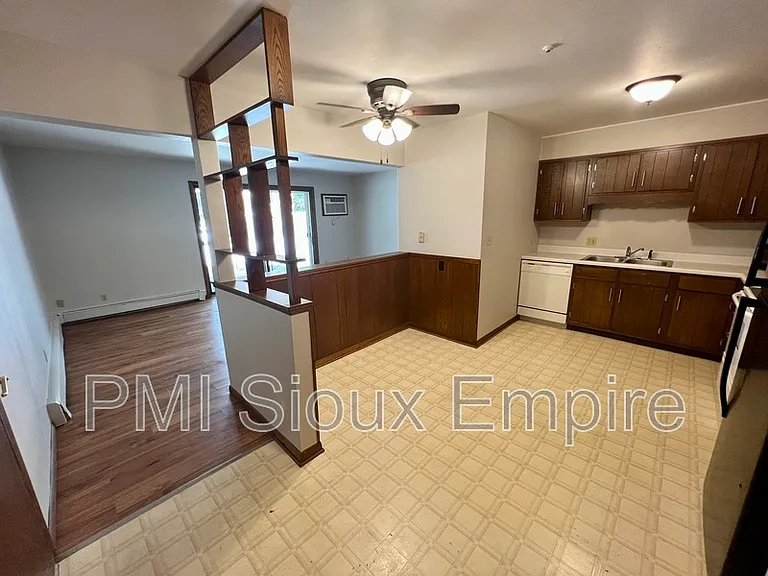 905 W 18th St #303 — Photo 5