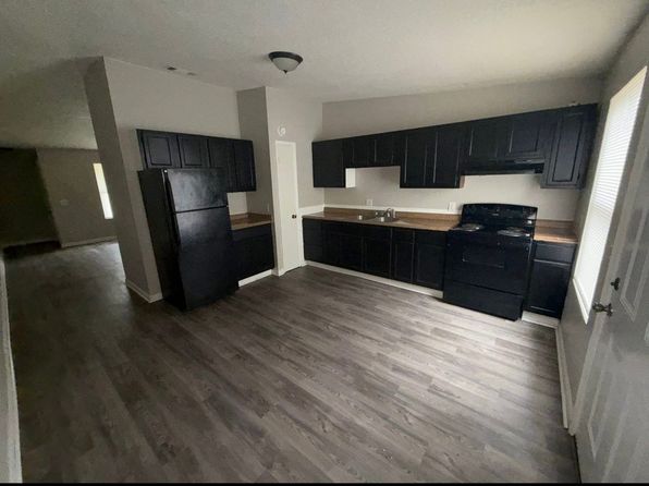 318 Station Crossing Dr #A