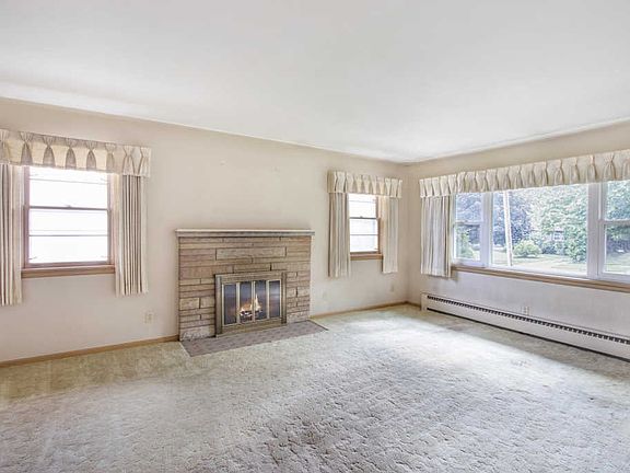 3rd image of 271 Lenora Ave NW