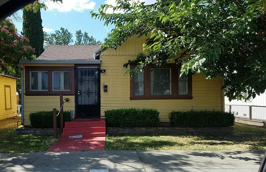 340 E Knoles Way photo 1