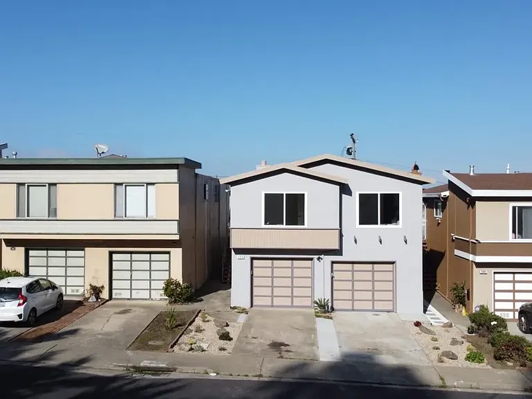 398 S Hill Blvd — Photo 34