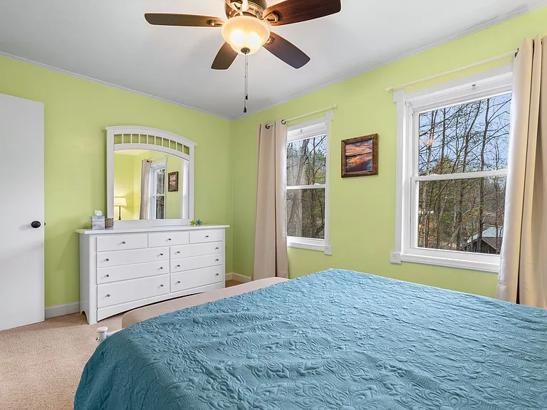 224 Rock Haven Ln — Photo 24
