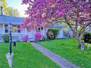 37 Gerald St, Warwick, RI 02886