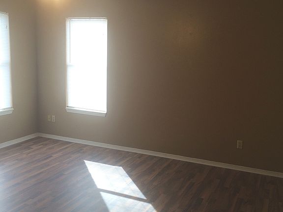 4th image of 1888 N Pine Valley Dr
