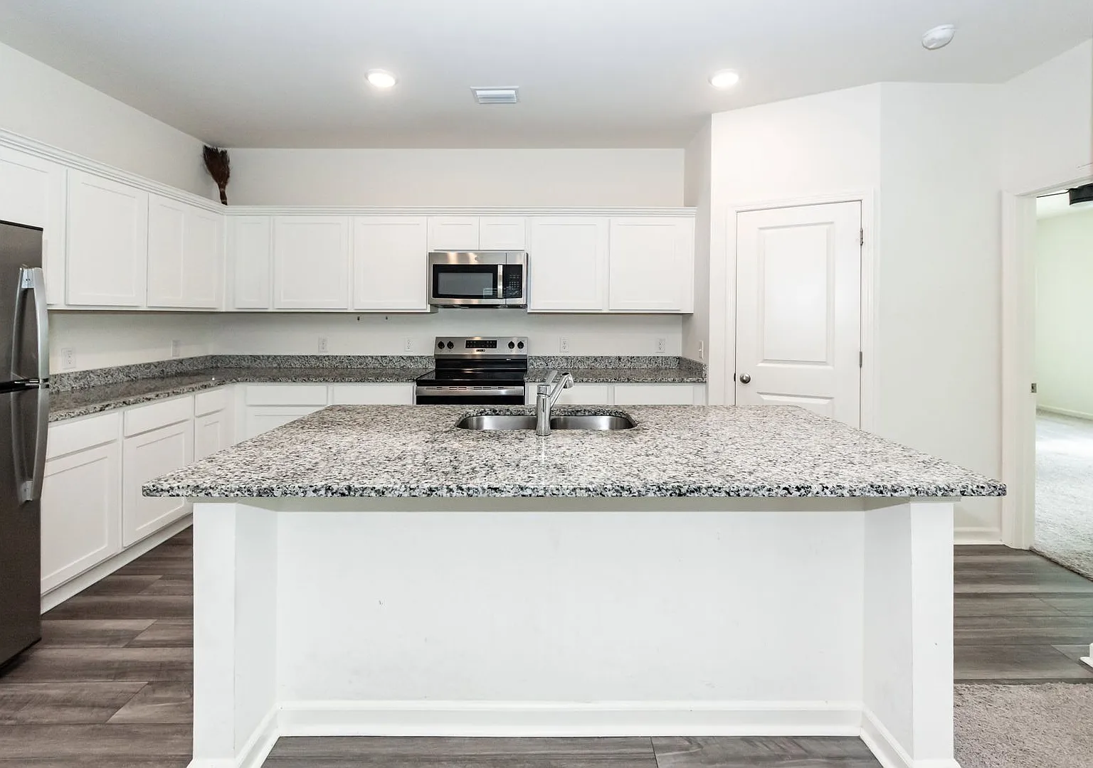 4 Bedroom, 3 Bathroom Home in Pender Woods of Cane Bay - Summerville — Photo 3