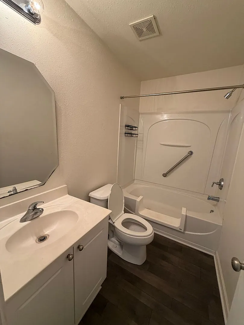 Available for immediate move in! — Photo 4
